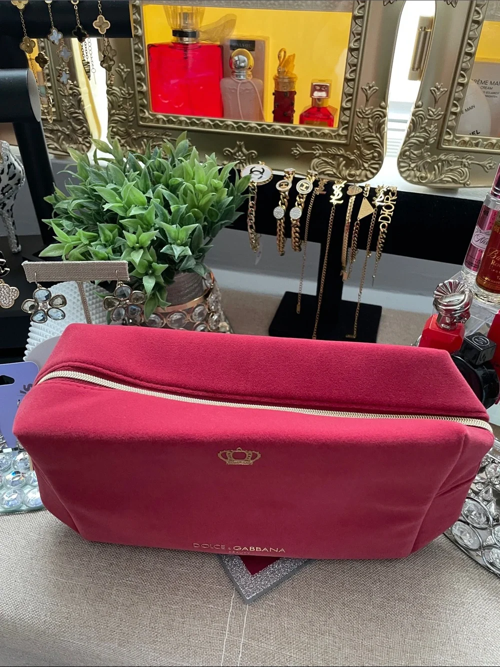 ✨Dolce & Gabbana Deep Burgundy Velvet Cosmetic Case with Gold Emblem✨NEW